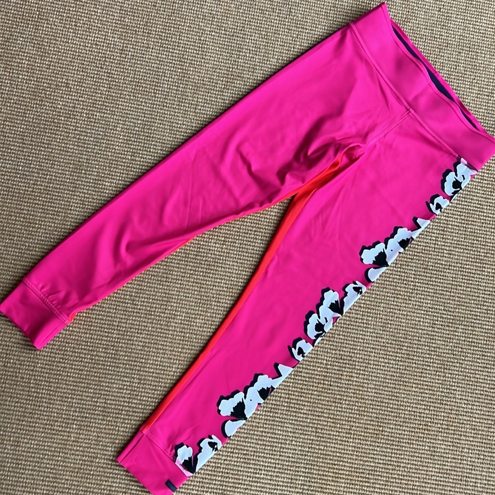 Stella McCartney-Adidas 2-Tone Leggings w/Floral Print - Picture 6 of 10